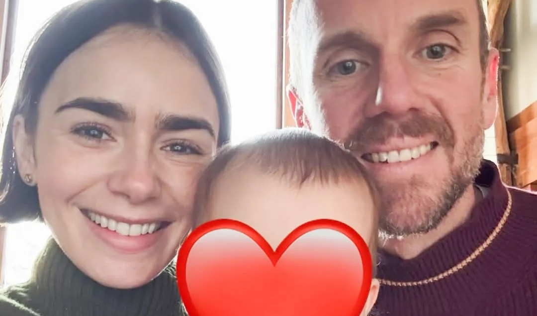 Így ünnepelte Lily Collins a kislánya első karácsonyát